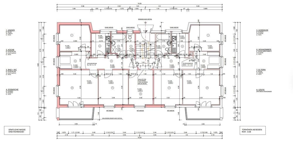 Architektonischer Grundriss eines Gebäudes mit Beschriftungen und Maßangaben.